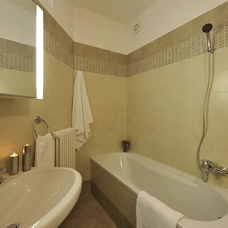 Residenza Vercana Apartments Daire